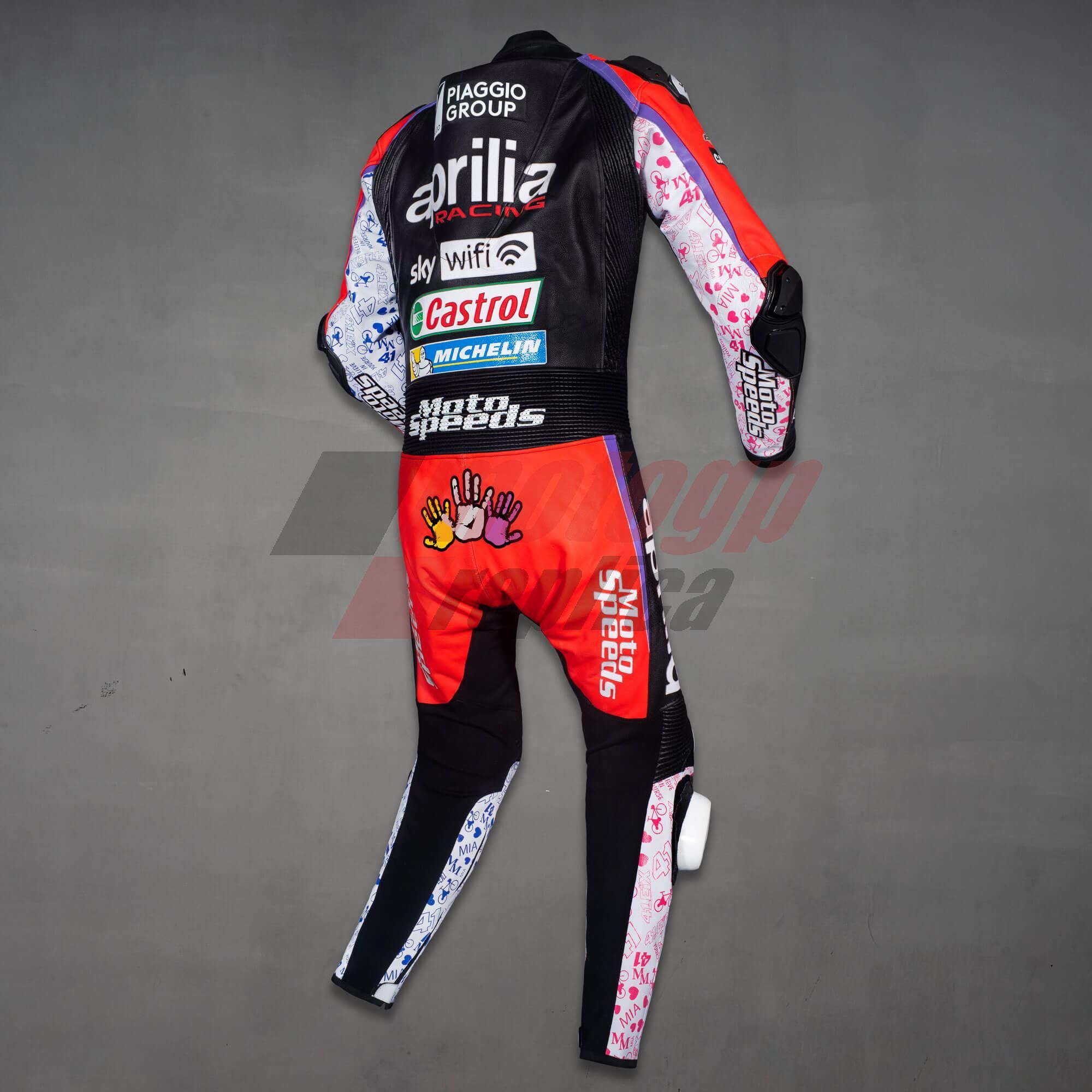 Aleix Espargaro suit